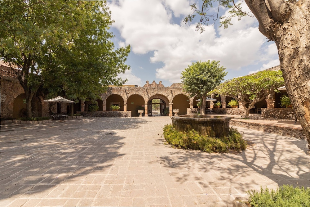 Hotel Hacienda EL Salitre 44/50