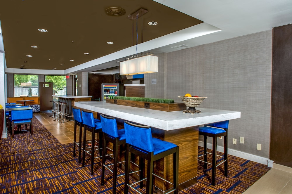 Courtyard By Marriott Tupelo 25/28