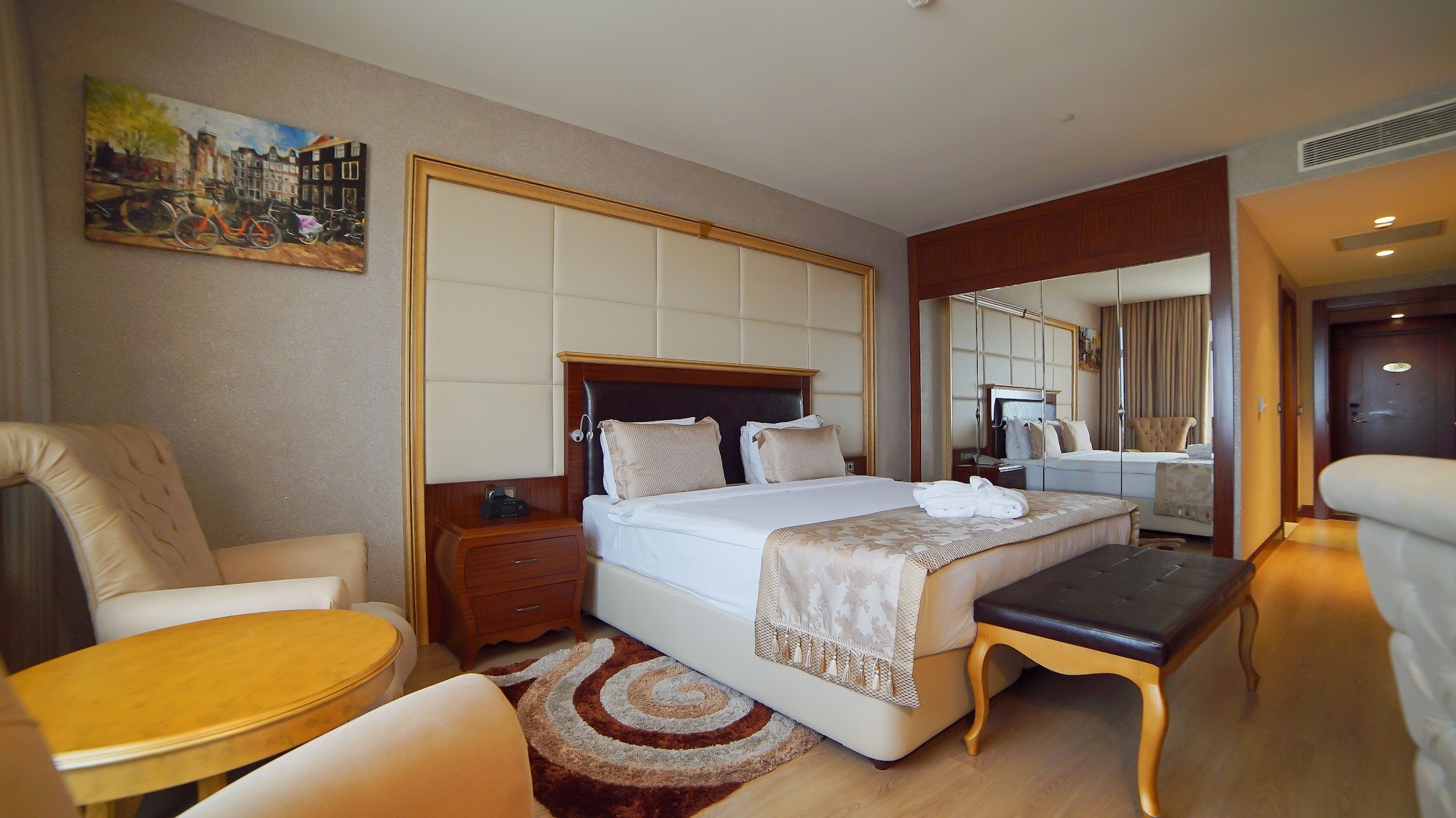 STANDARD, KING BED
