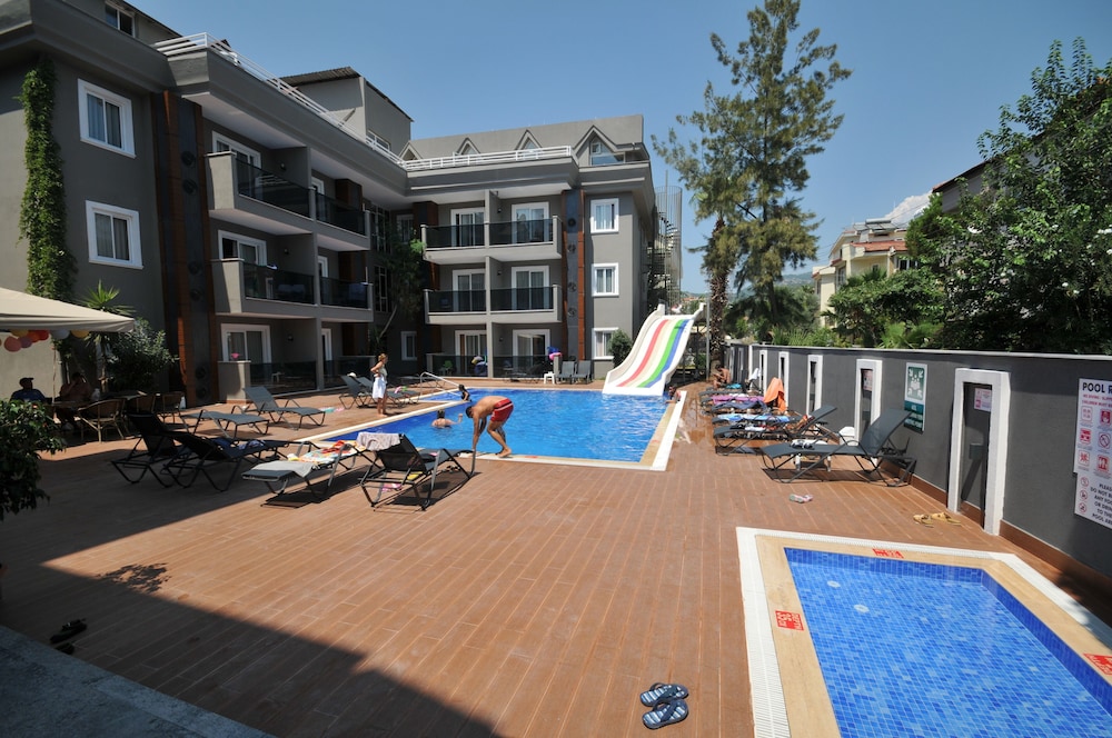 Isla Suite Hotel 37/46