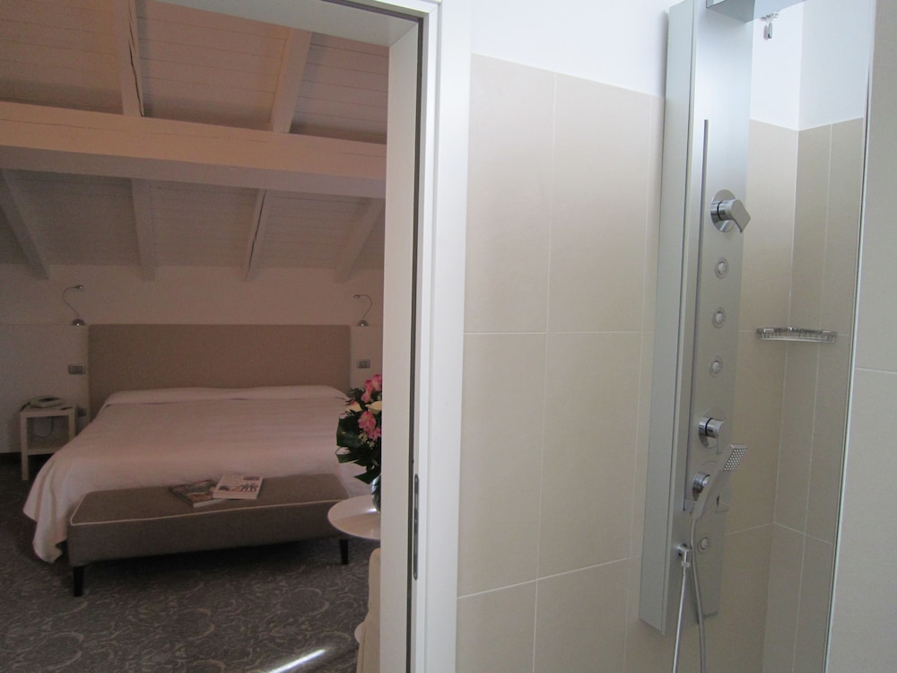 Superior, Double or Twin Bed, Accademia Hotel 7/7