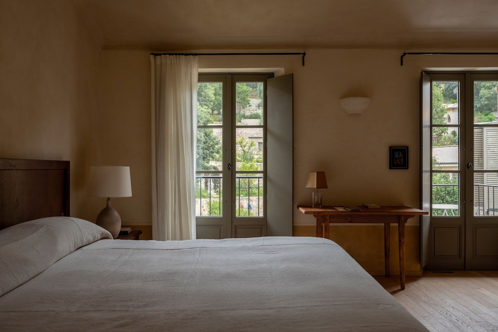 Guest Room, King Bed, Balcony