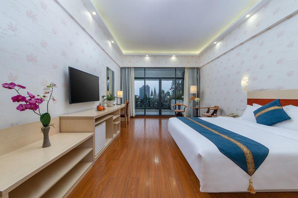 Deluxe, Queen Bed