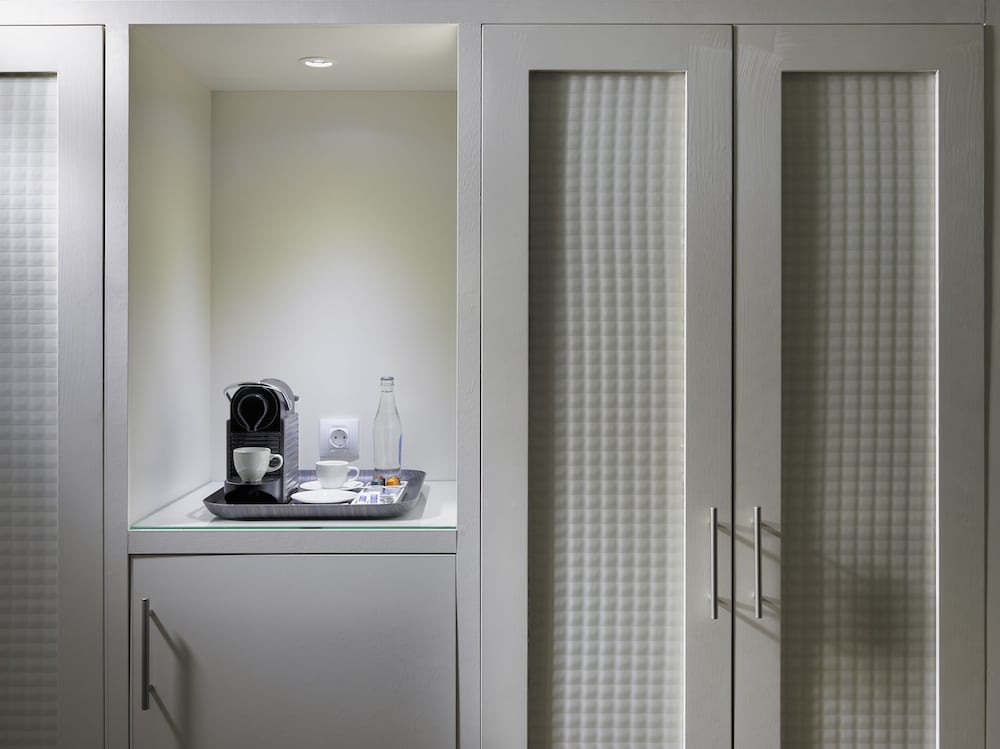 H10 White Suites - Adults Only 25/70