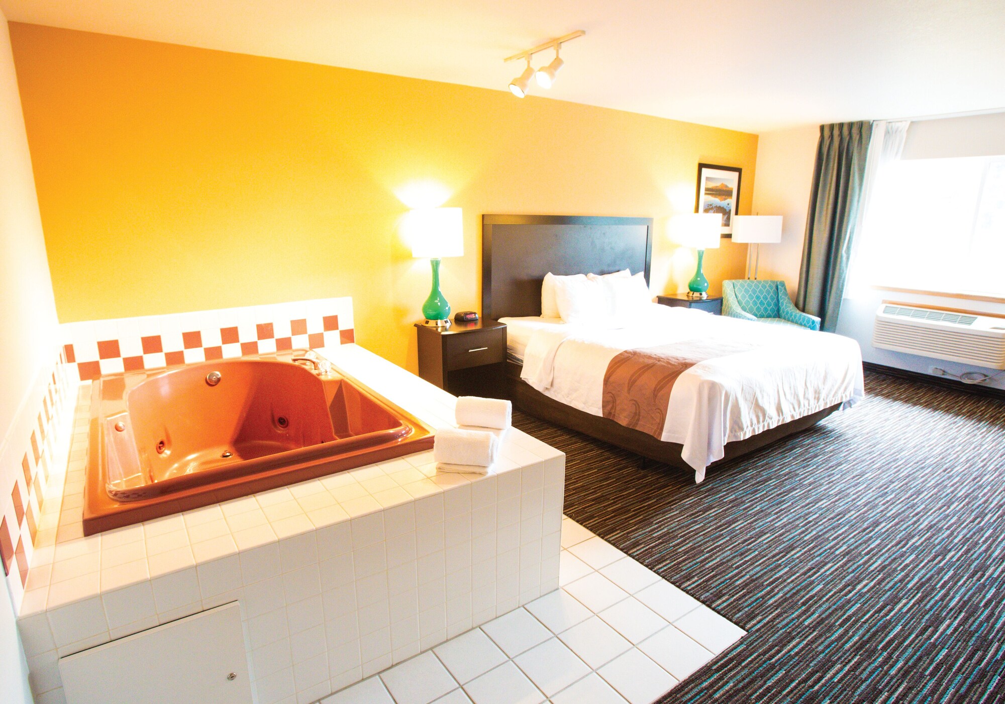 جناح بسرير كينج بجاكوزي، Cottage Grove Inn 2/4