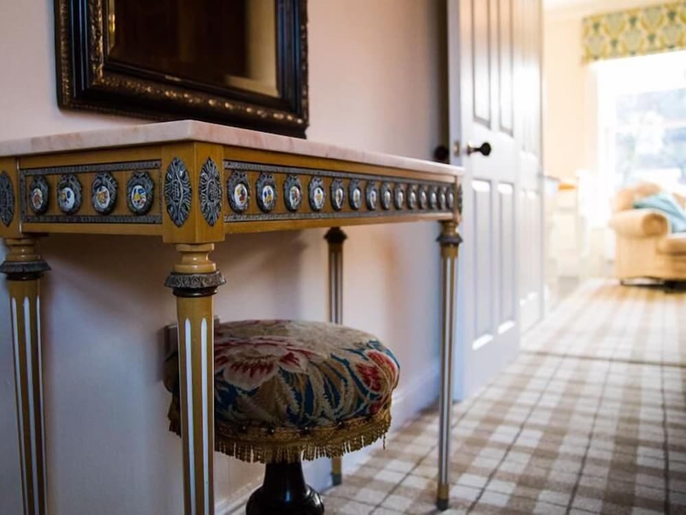 Harrogate Elite Living 7/49