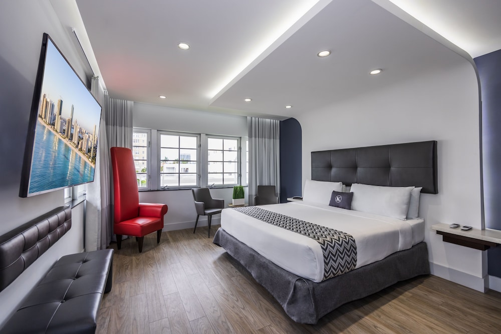 SUPERIOR, KING BED