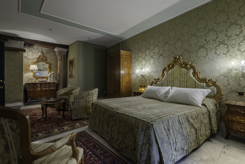 Hotel Al Ponte Antico 8/48