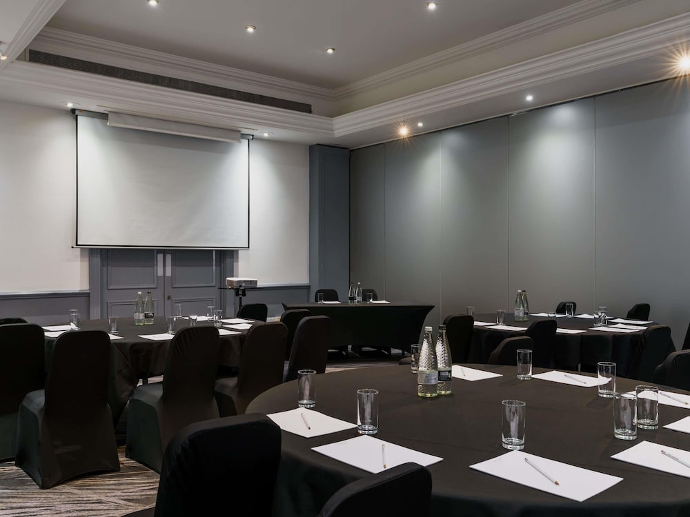 Mercure Haydock Hotel 70/79
