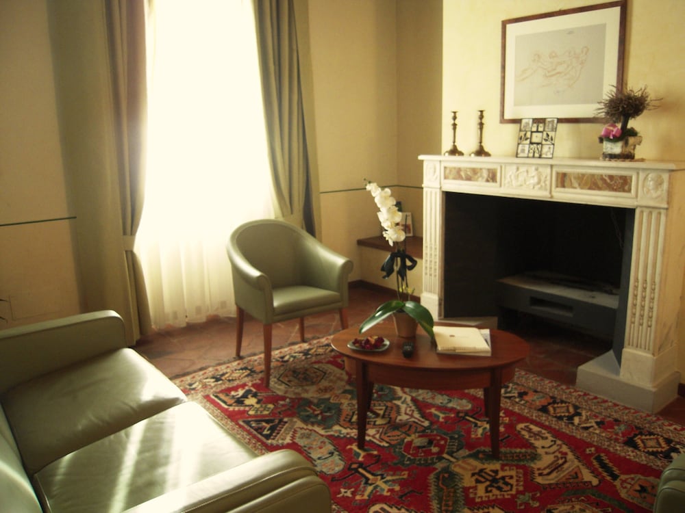 Albergo dell Agenzia 47/76