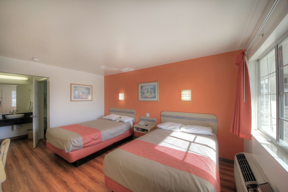 Motel6 Kerrville, TX 12/42