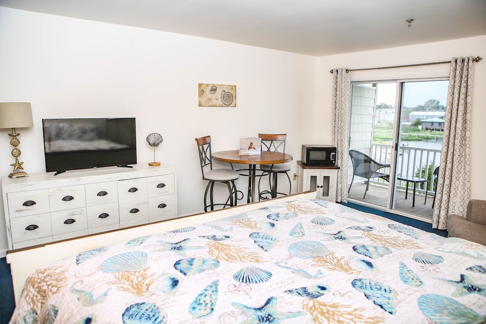 Waterside Inn 37/72