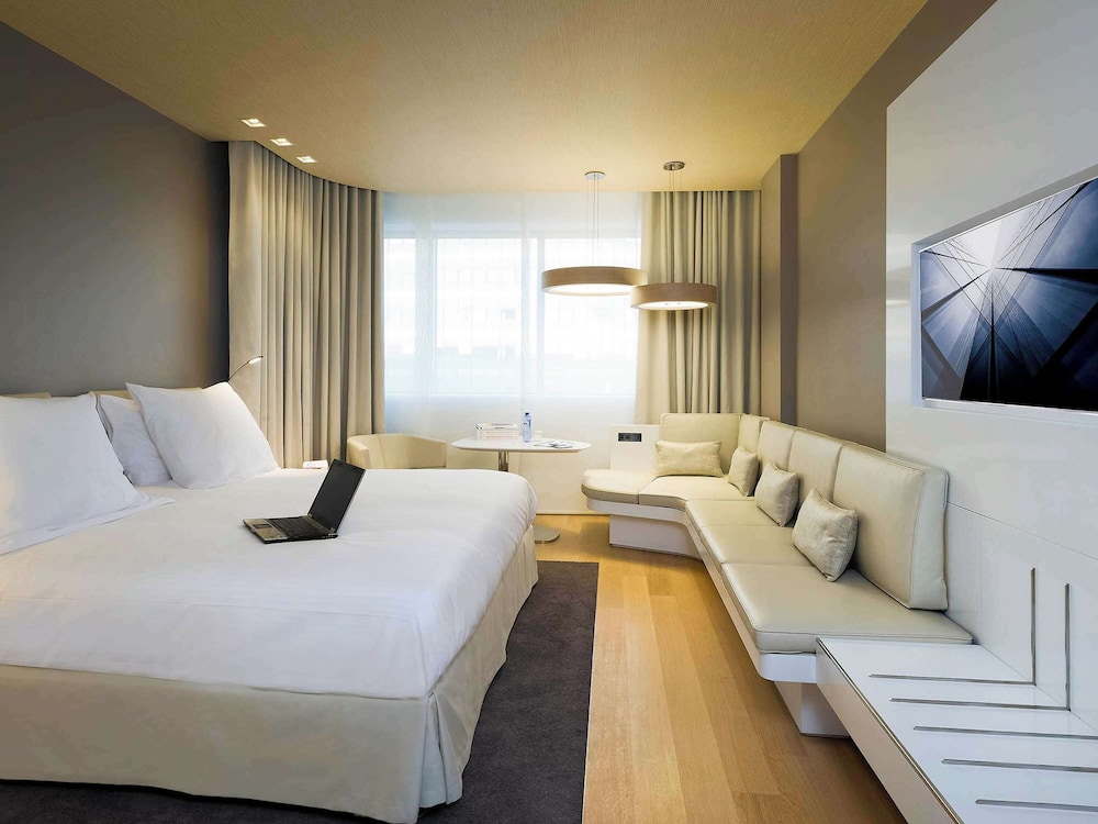 SUPERIOR, KING BED, CITY VIEW