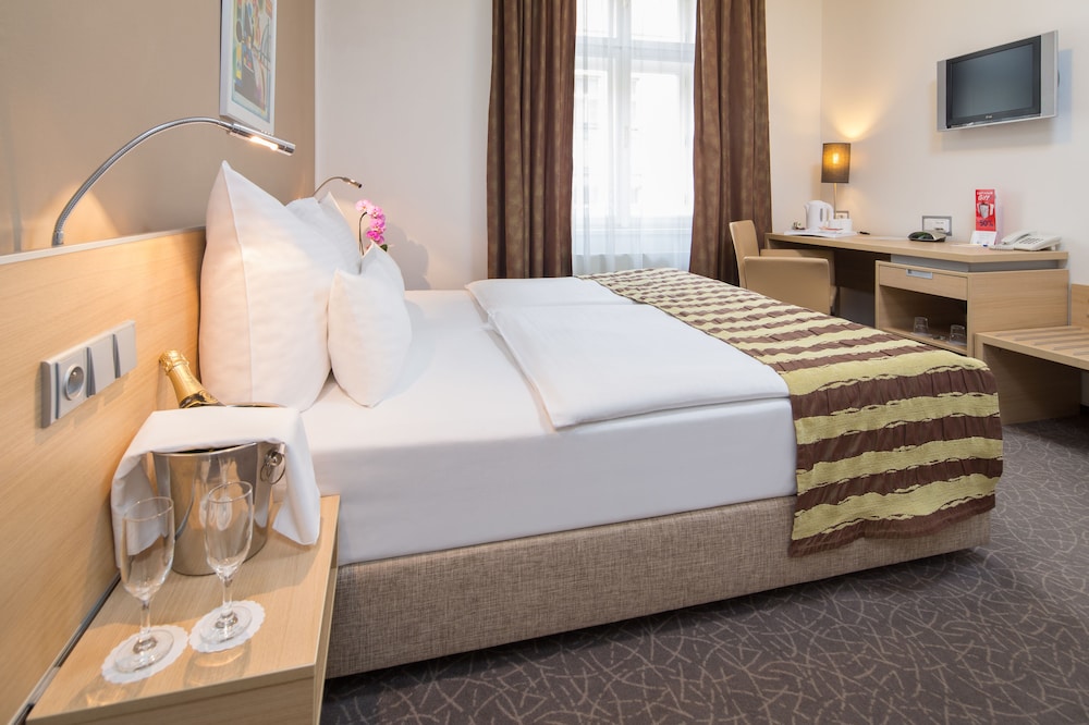 Hotel Pav 17/63