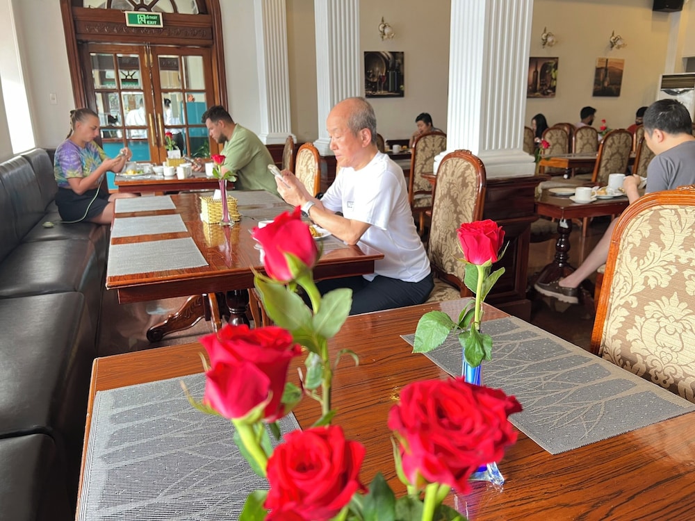 Riverside Hotel Saigon 30/42