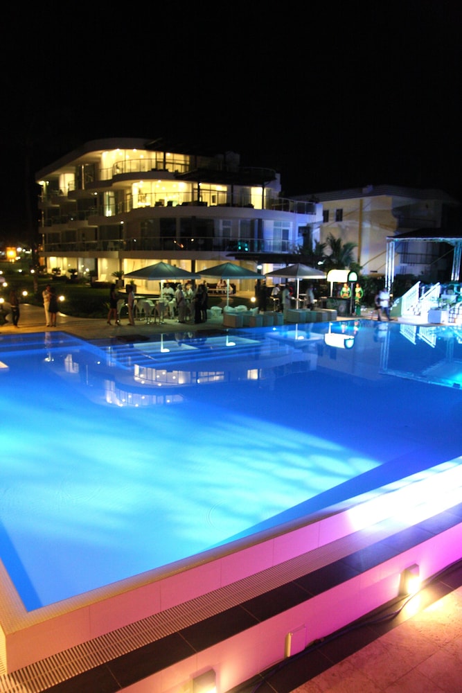 Millennium Resort &amp; Spa 4/28