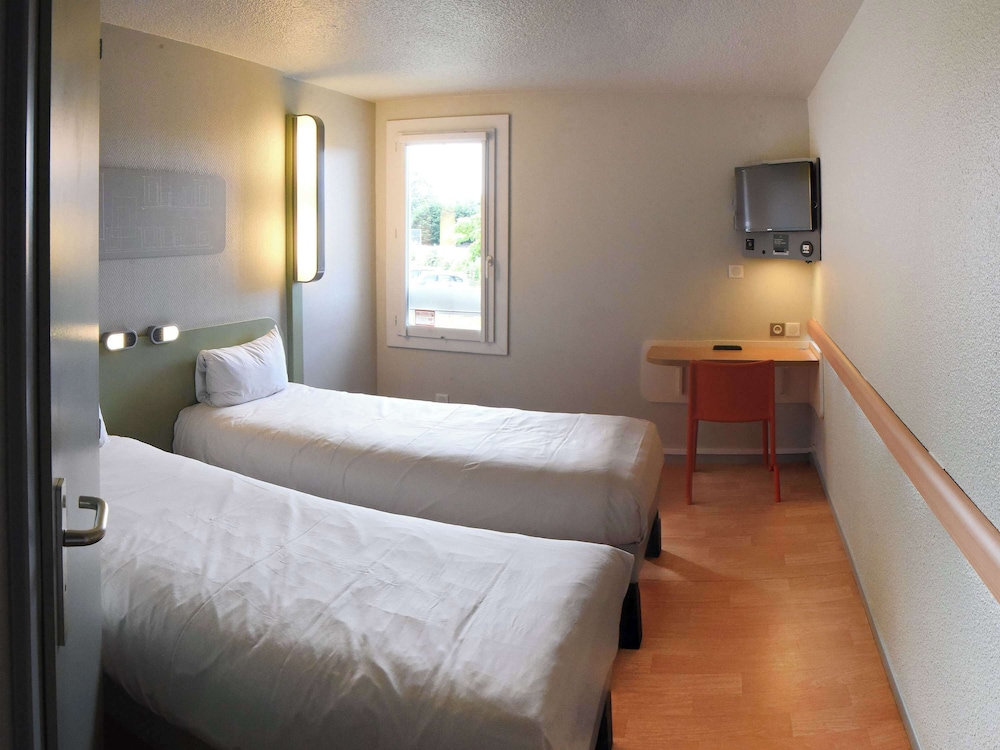 Ibis Budget Laval 23/67