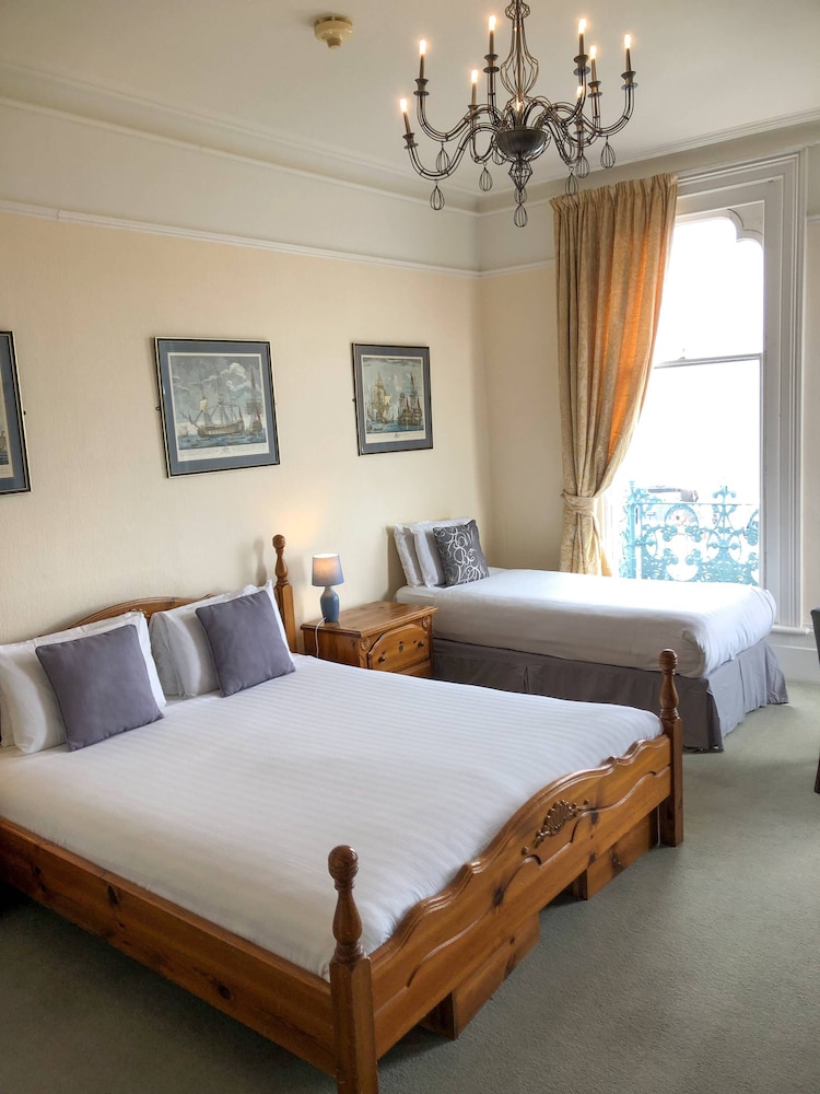 Royal Esplanade Hotel 13/50