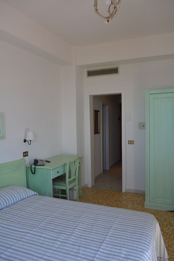 Hotel Dania 22/71