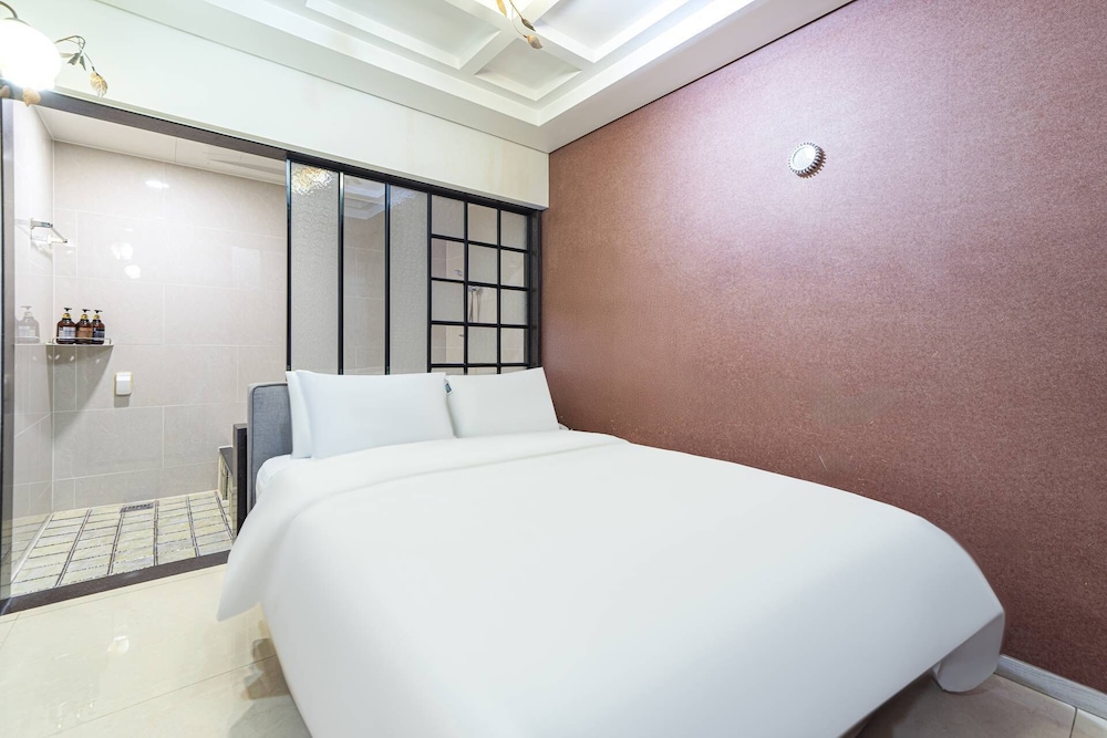 Ciel hotel 8/84