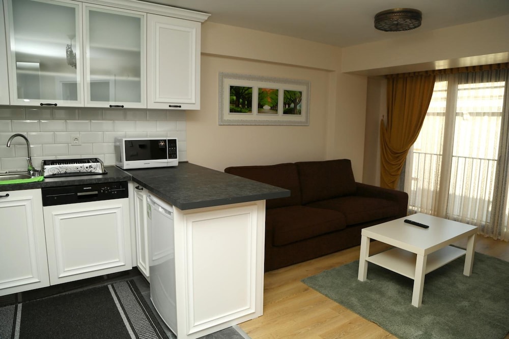Luxx Suite 31/40