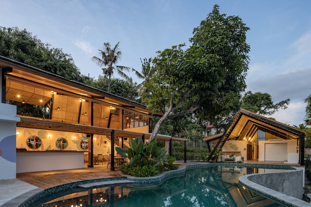 Deep Roots Dive & Yoga Resort 6/50