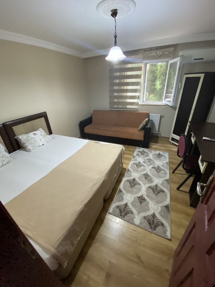 2 BEDROOMS, APARTMENT, GROUND FLOOR