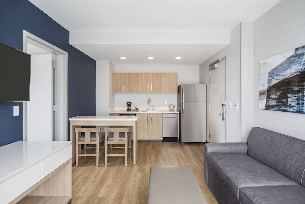 Springhill Suites By Marriott Madison 27/40