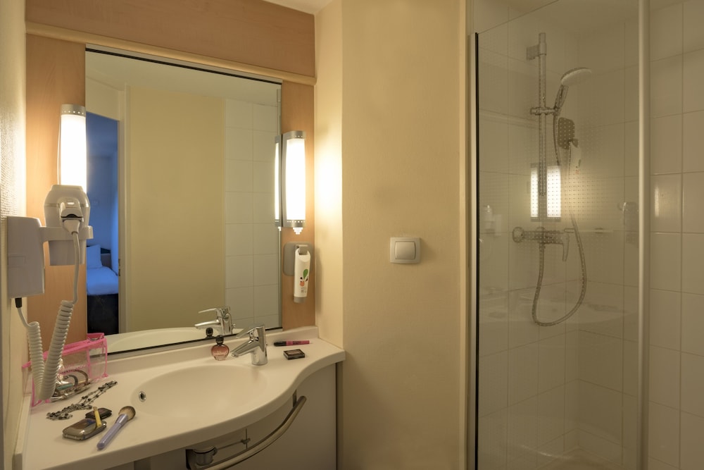 Ibis Creil Sur Oise 49/50
