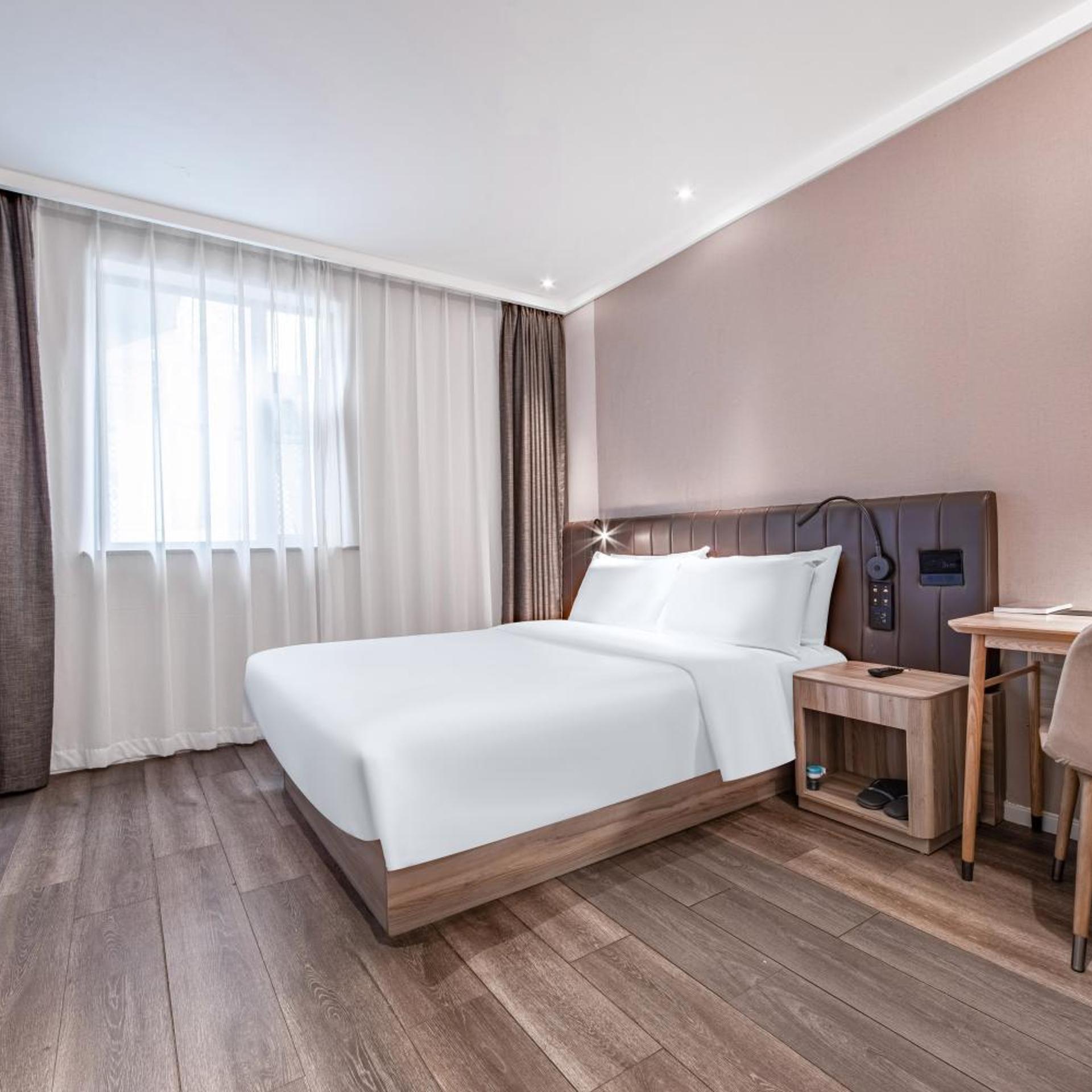 HanTing Premium Hotel (Shanghai Loushanguan Road Subway Station) 9/50
