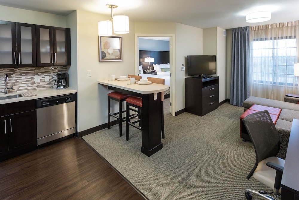 STAYBRIDGE SUITES OMAHA WEST 37/44