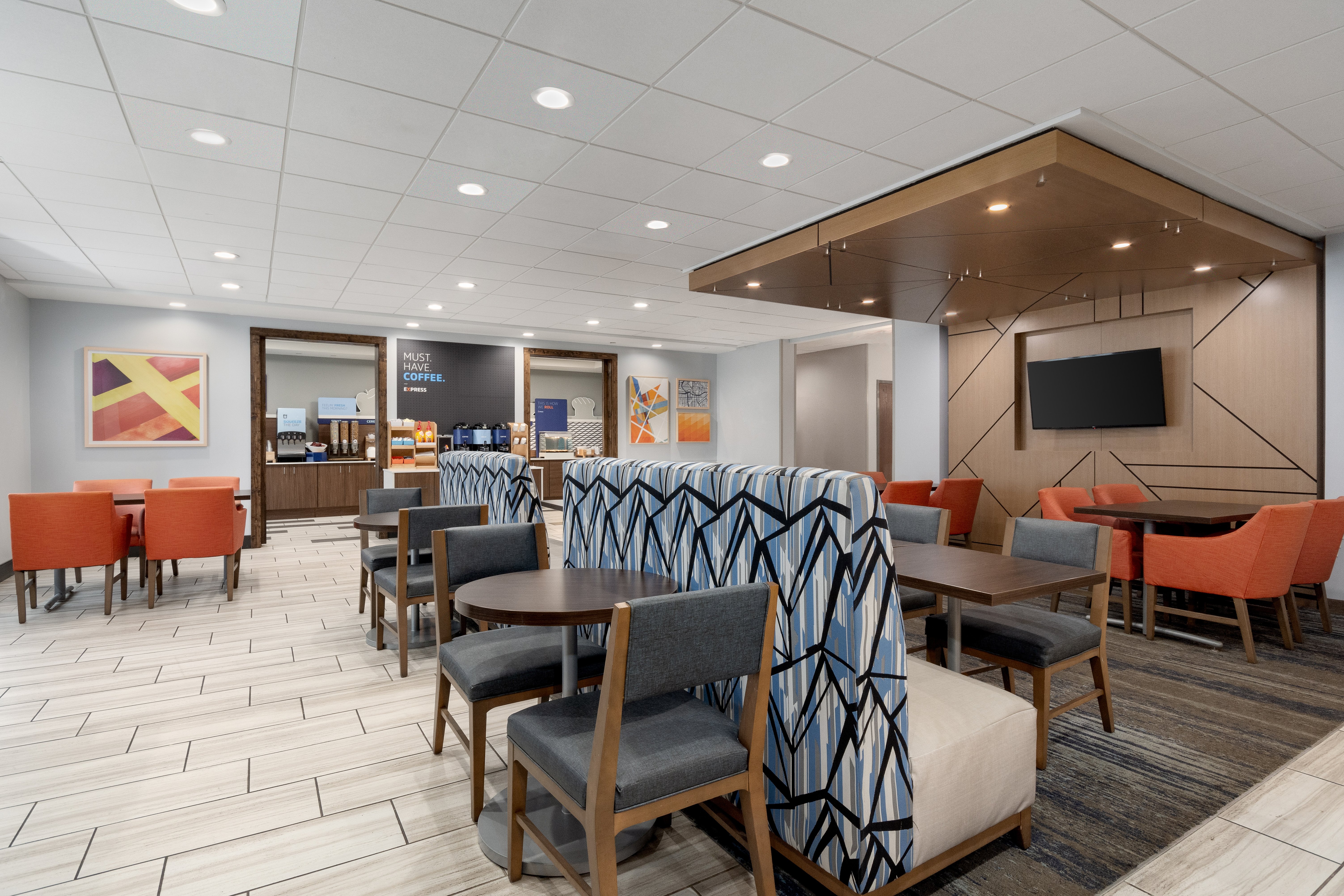 Holiday Inn Express Hotel Suites Saginaw 65/76