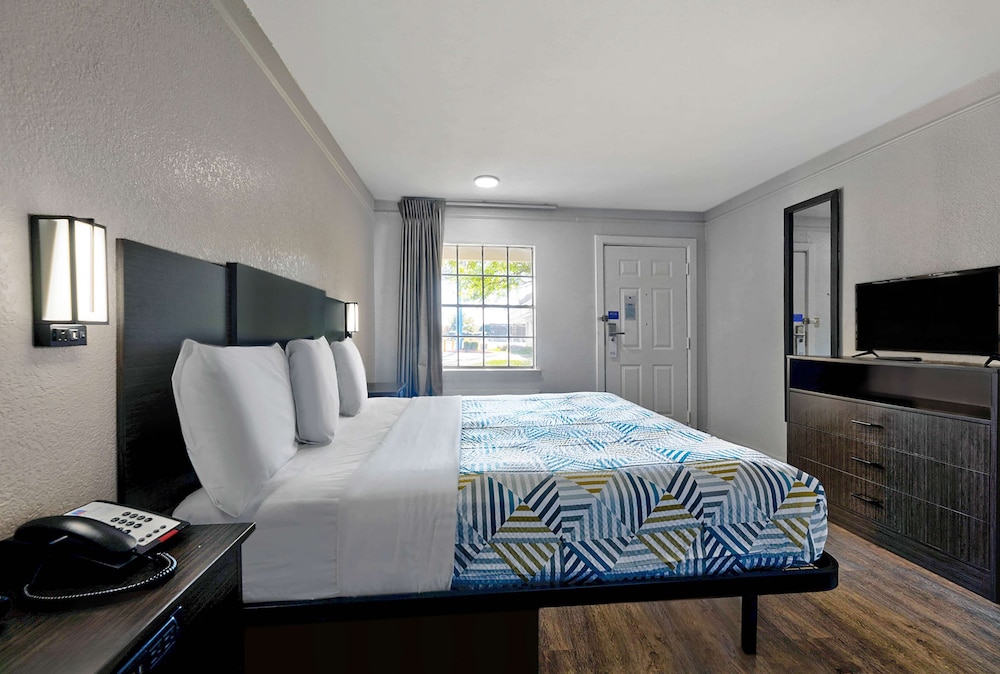 Studio6 Denton, TX - UNT 22/36