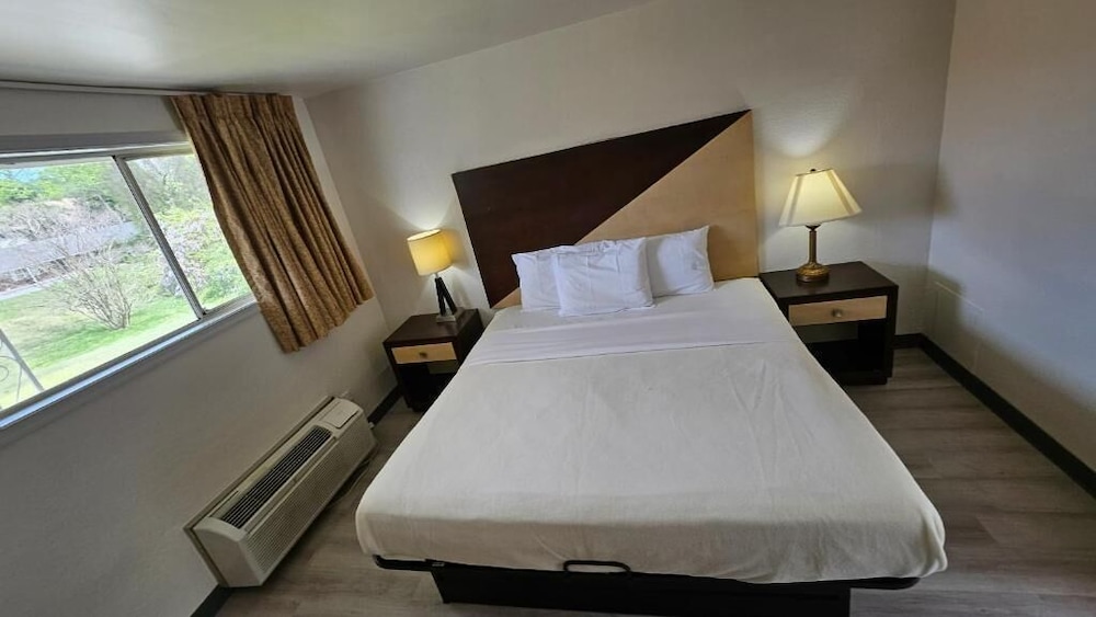 STANDARD, KING BED