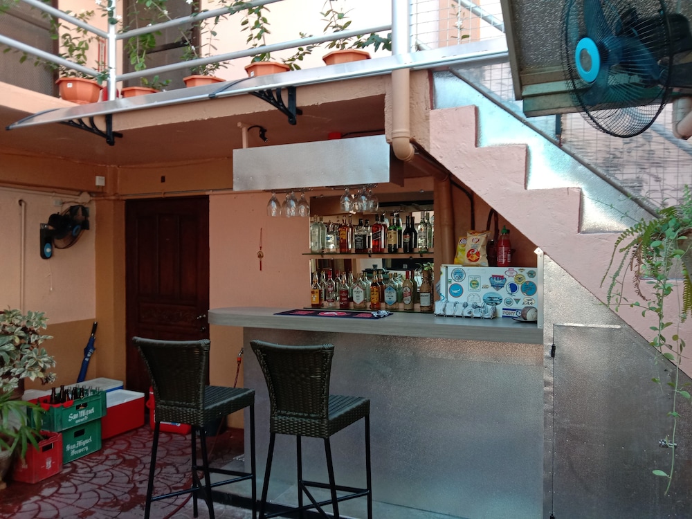 1St Street Park Apartelle 6/55