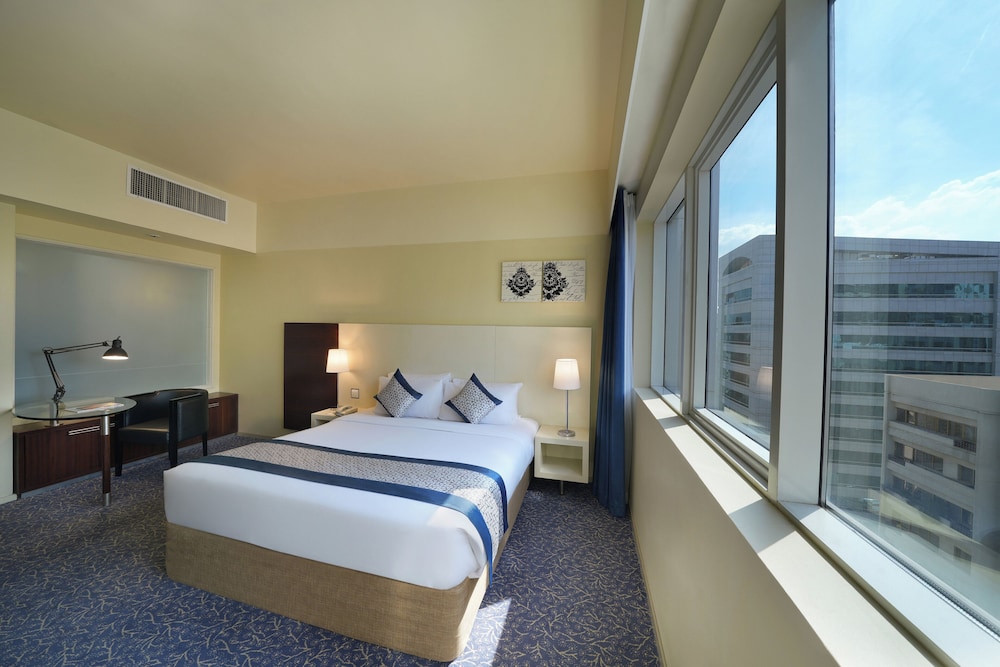 Kingsgate Hotel Abu Dhabi By Millennium 11/50