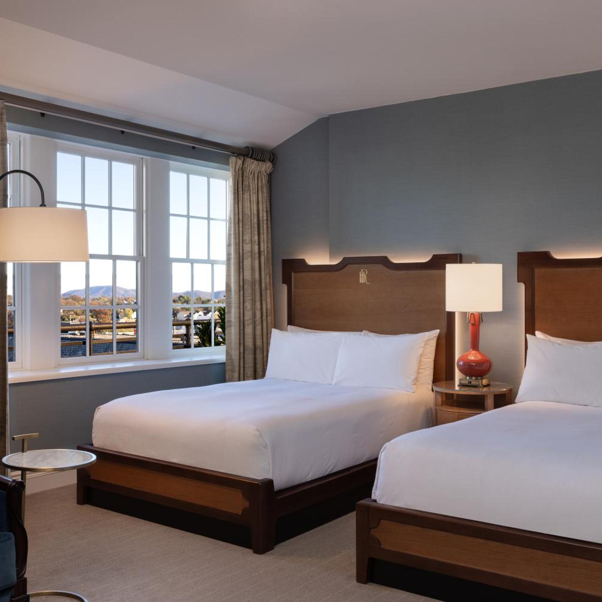 2 Bedrooms, Governor, Penthouse, Suite, 2 Bathrooms