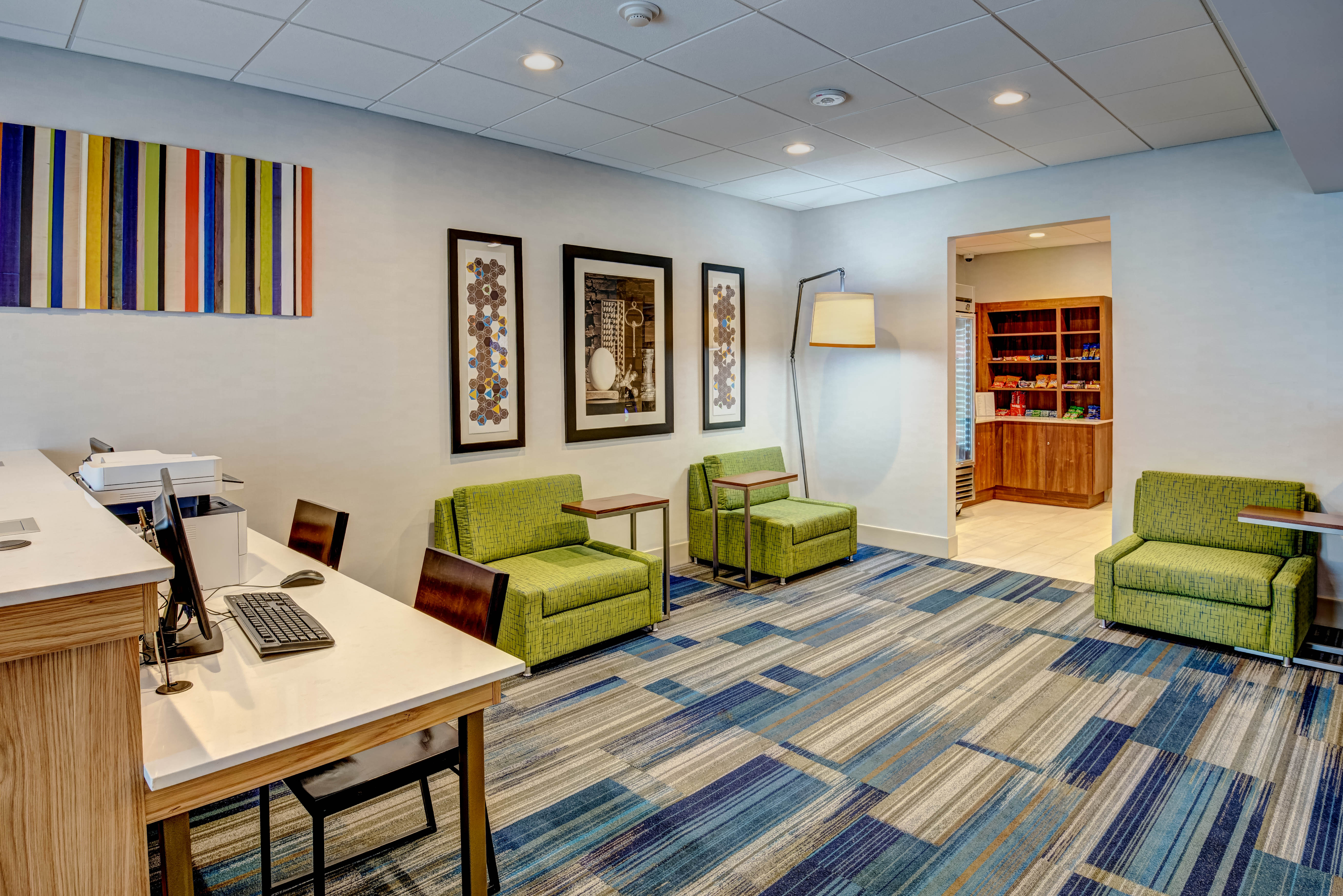 Holiday Inn Express Woodbridge 53/64