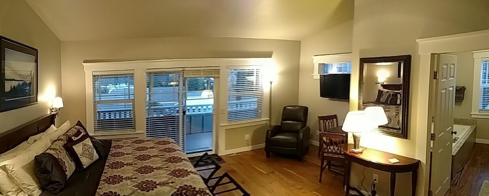 Friday Harbor Grand B&B 37/55