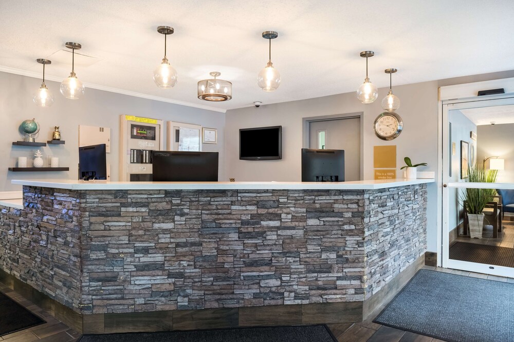 Sonesta Simply Suites Jersey City 9/42