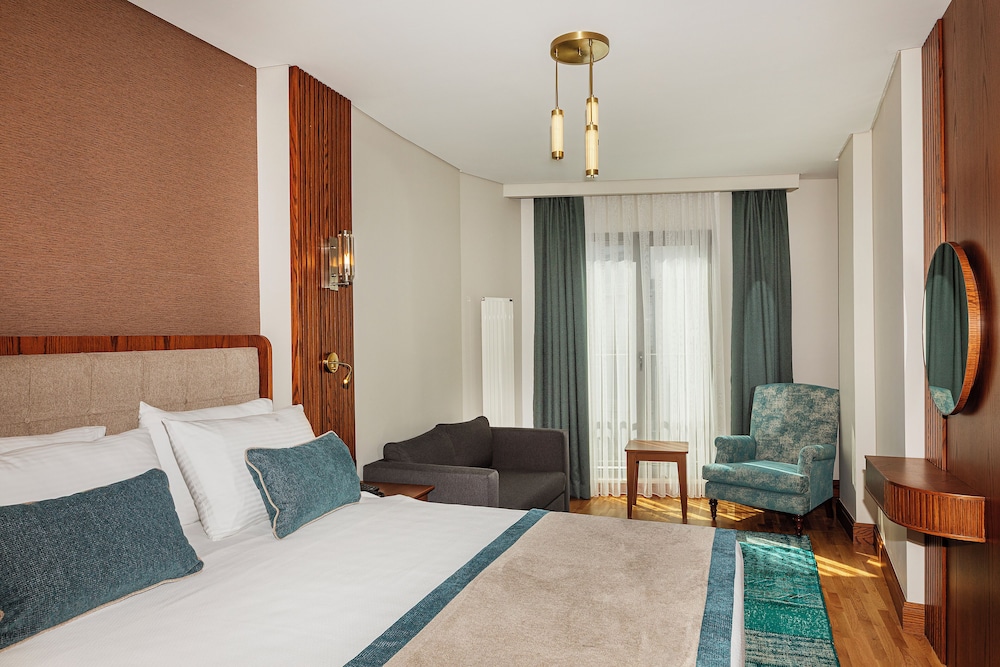 Triton Hotel 23/60