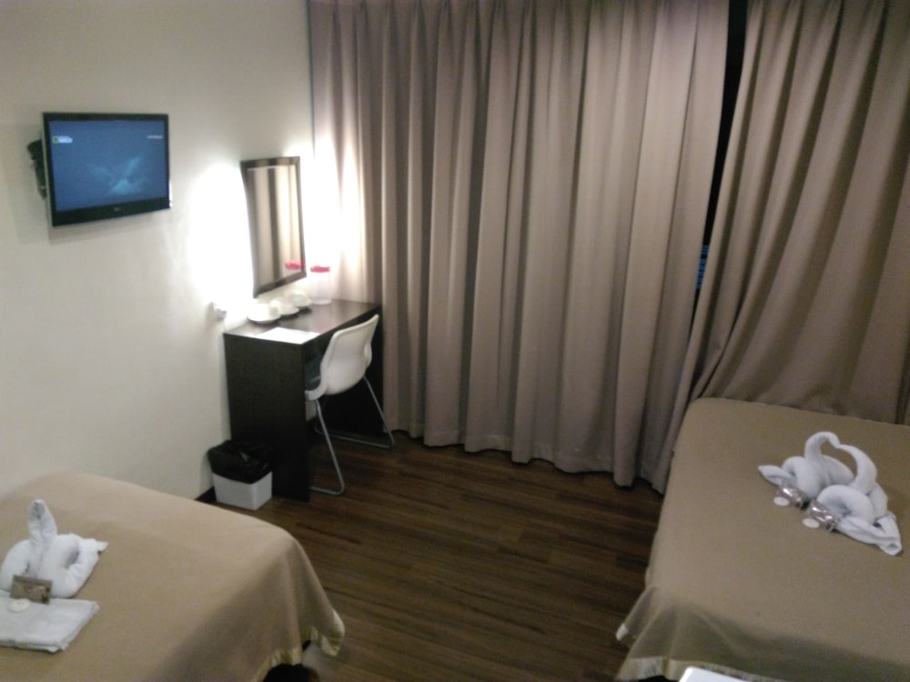 So Hotel 24/36