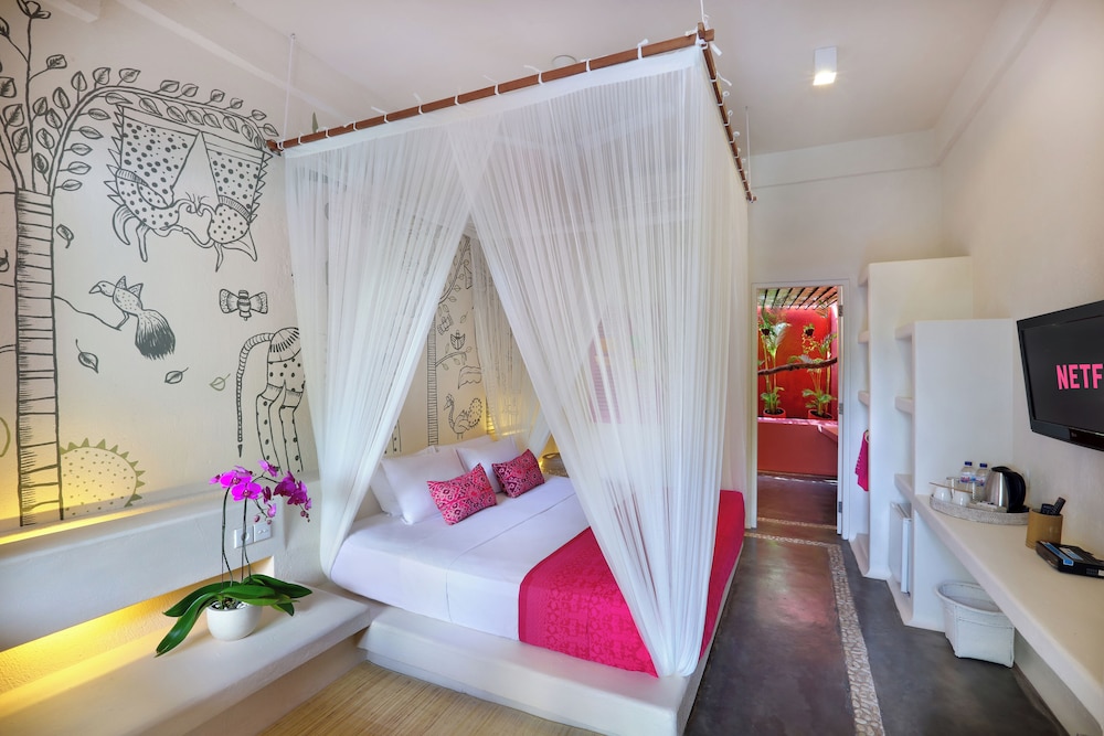 PinkCoco Uluwatu - Constant Surprises & for Cool Adults Only 19/50