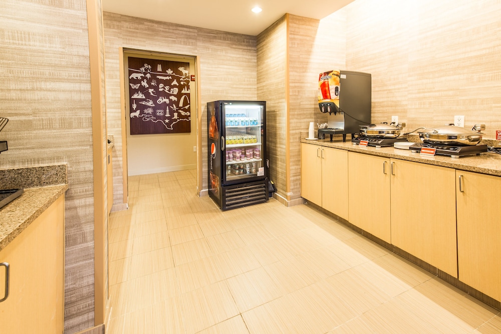 TownePlace Suites Laconia Gilford 10/33
