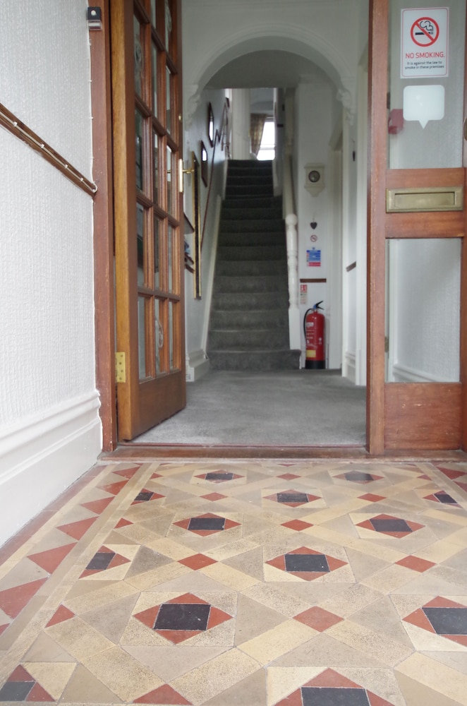 Brook House 25/32