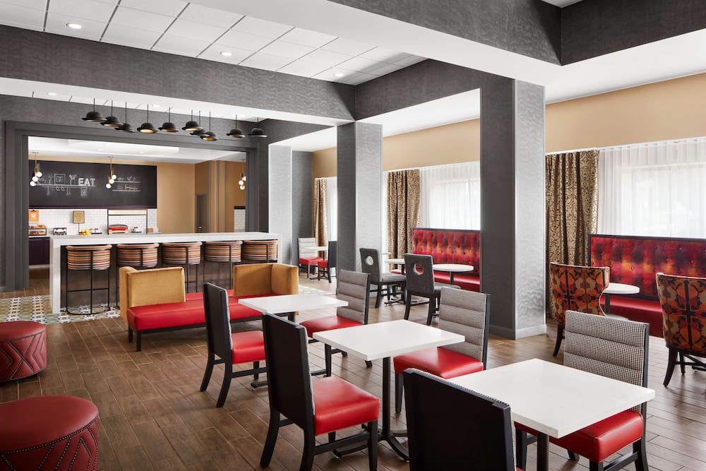 Hampton Inn and Suites Charlotte Steele Creek Road 24/35