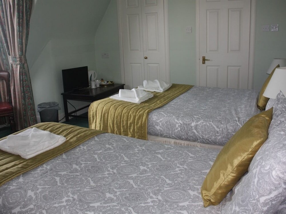 Airdenair Guest House 25/50