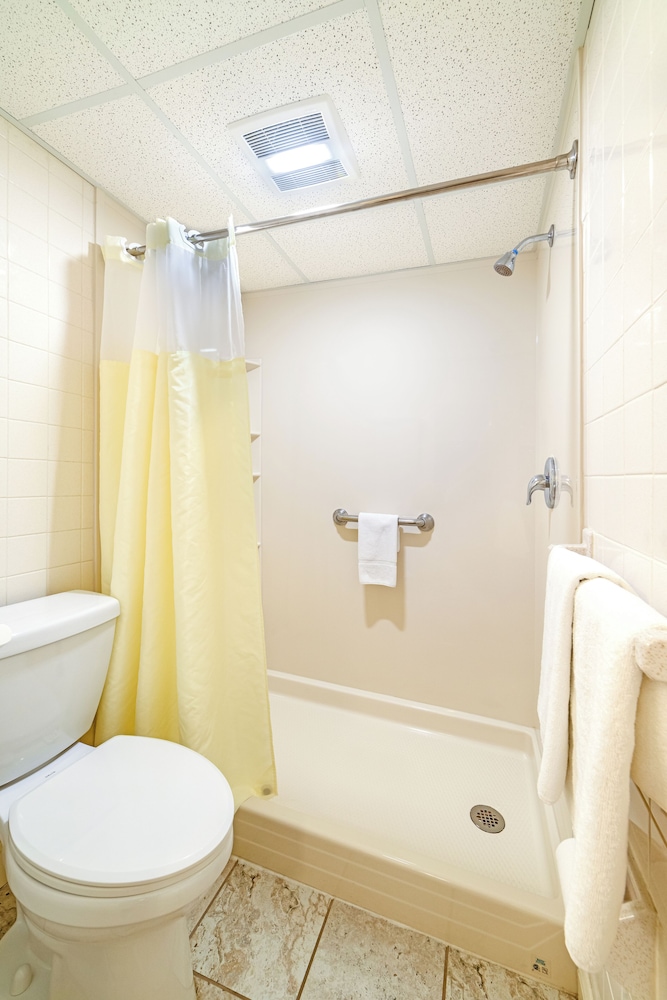 Town and Country Inn and Resort 48/50