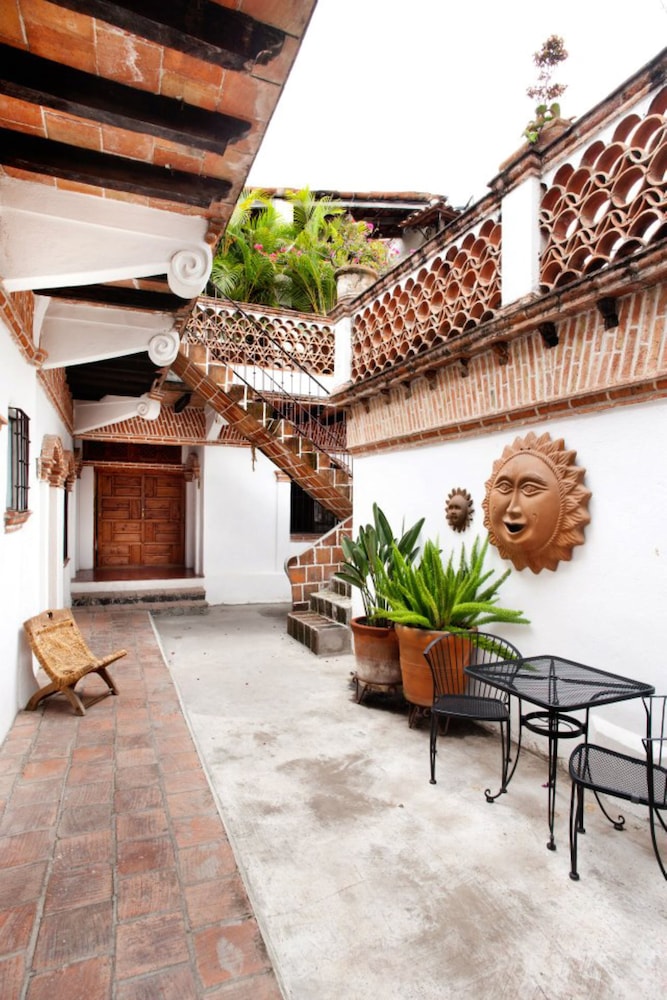 Hotel Los Arcos 18/65