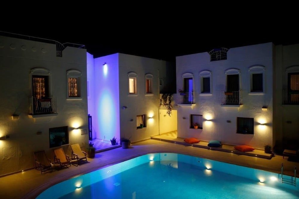 The Corner Boutique Hotel 4/52